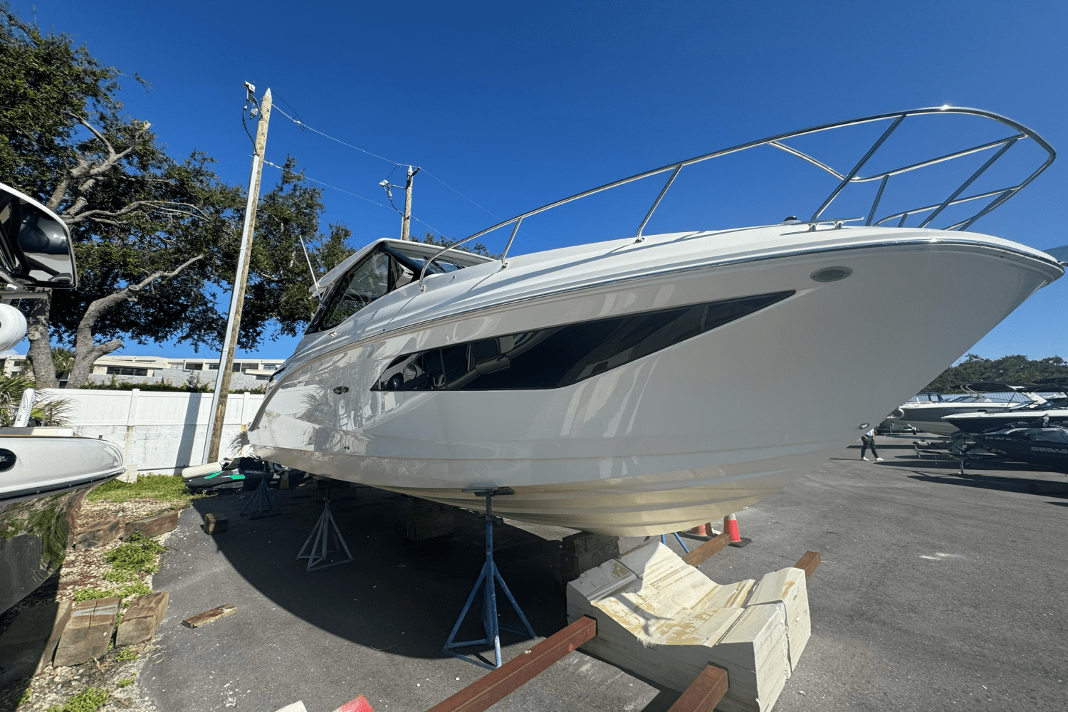 2023 Sea Ray 320 SUNDANCER OUTBOARD Image Thumbnail #10