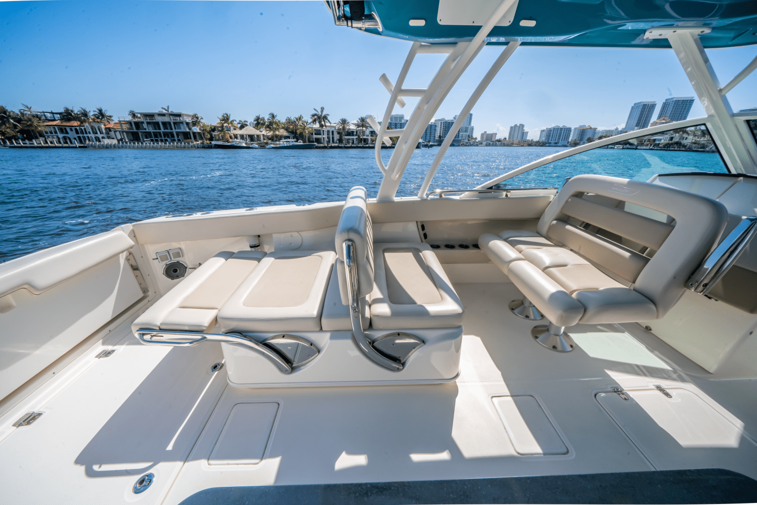 2021 Boston Whaler 32 VANTAGE Image Thumbnail #11
