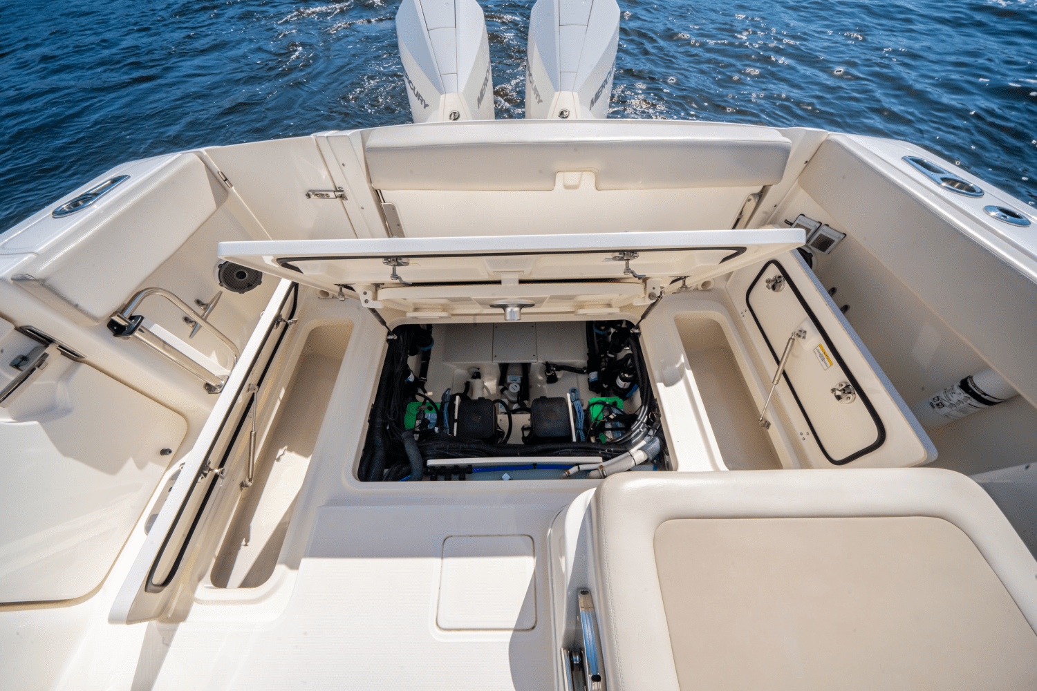 2021 Boston Whaler 32 VANTAGE Image Thumbnail #15