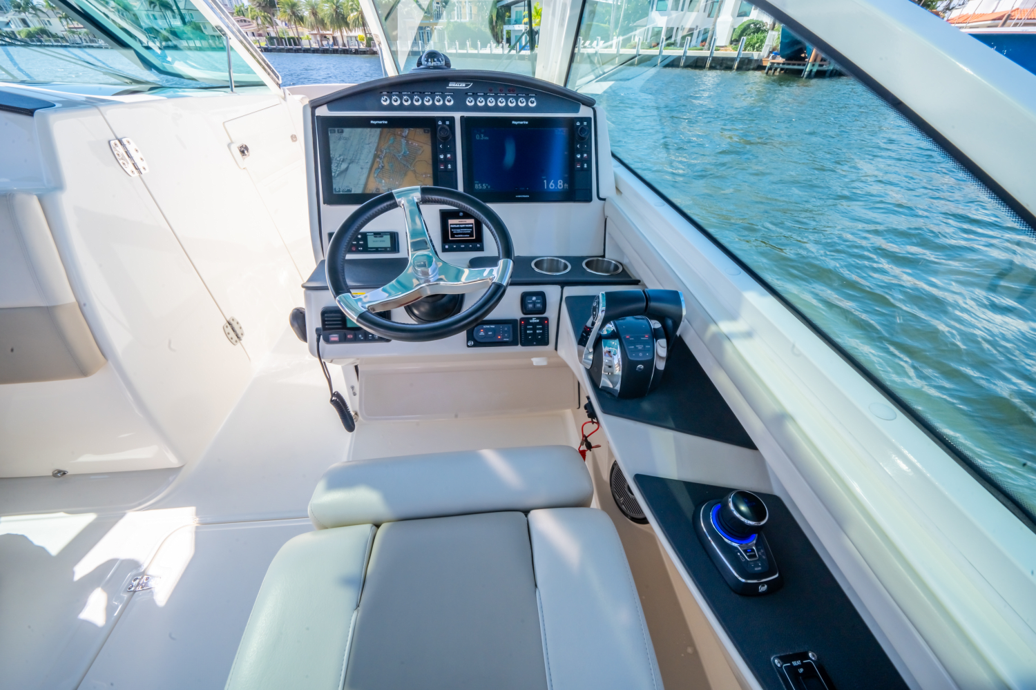 2021 Boston Whaler 32 VANTAGE Image Thumbnail #20