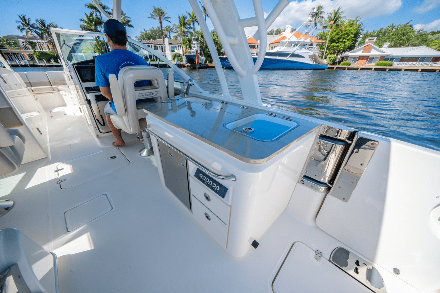 2021 Boston Whaler 32 VANTAGE Image Thumbnail #16