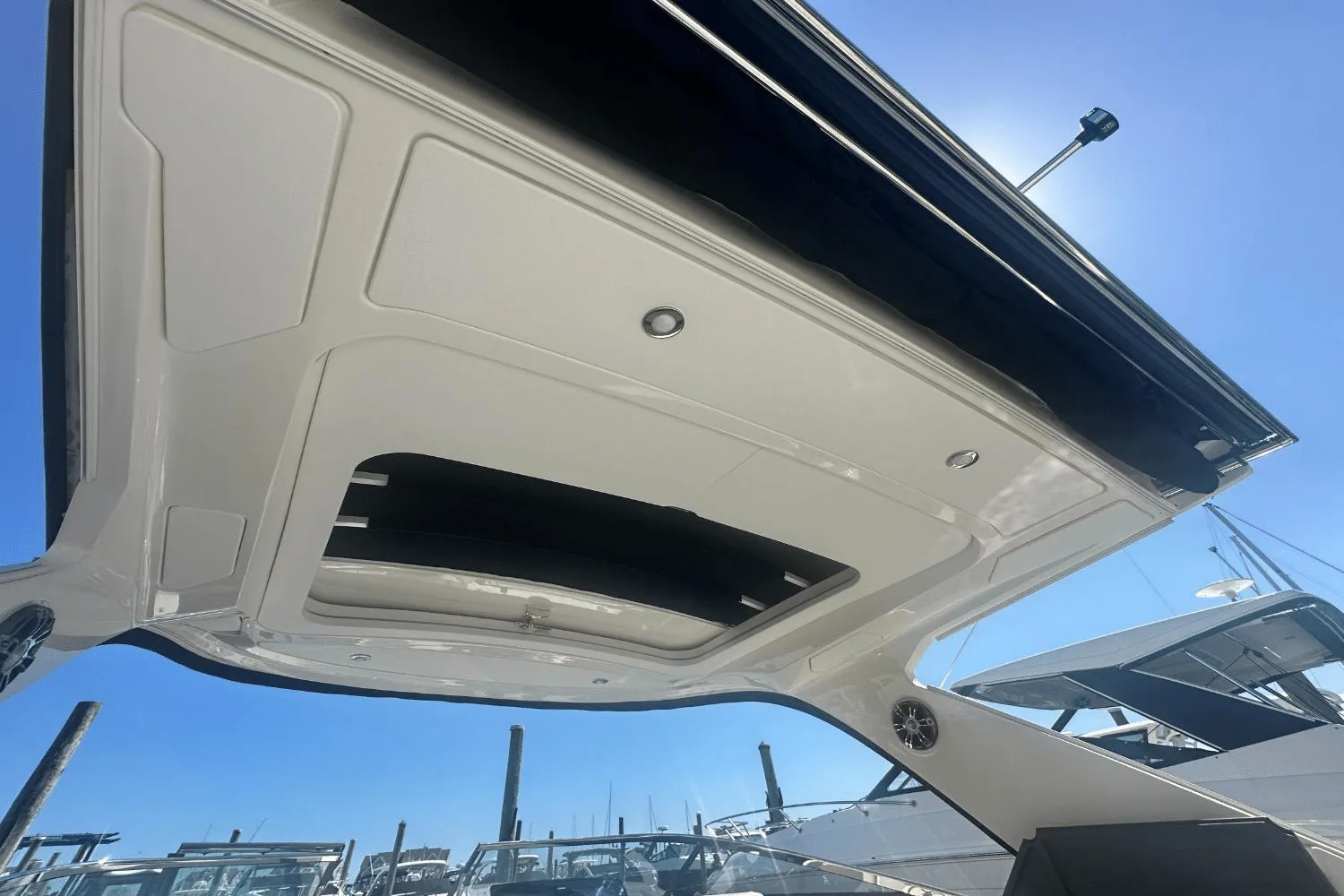 2021 Sea Ray SLX 310 Image Thumbnail #19