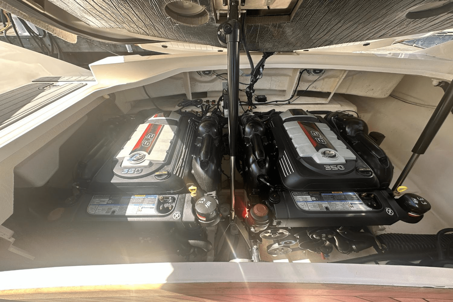 2021 Sea Ray SLX 310 Image Thumbnail #27