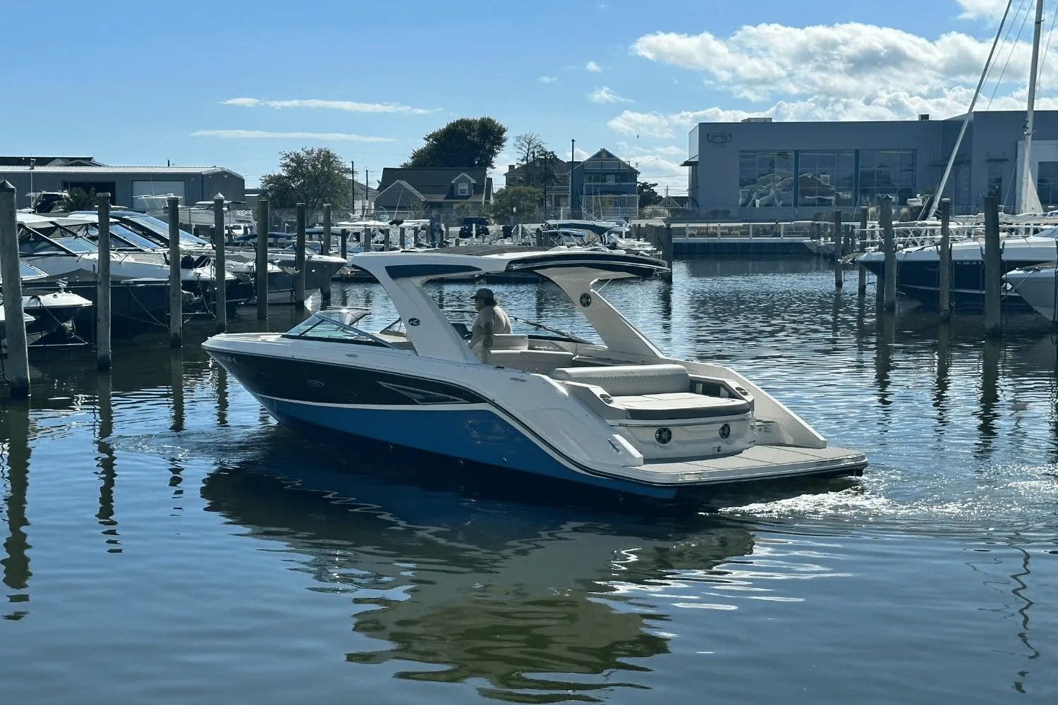 2021 Sea Ray SLX 310 Image Thumbnail #7
