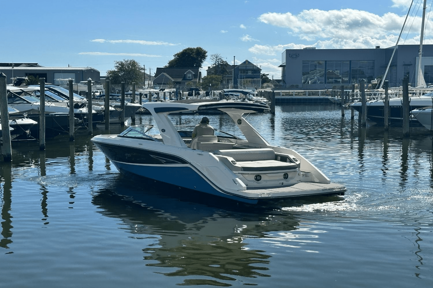 2021 Sea Ray SLX 310 Image Thumbnail #8