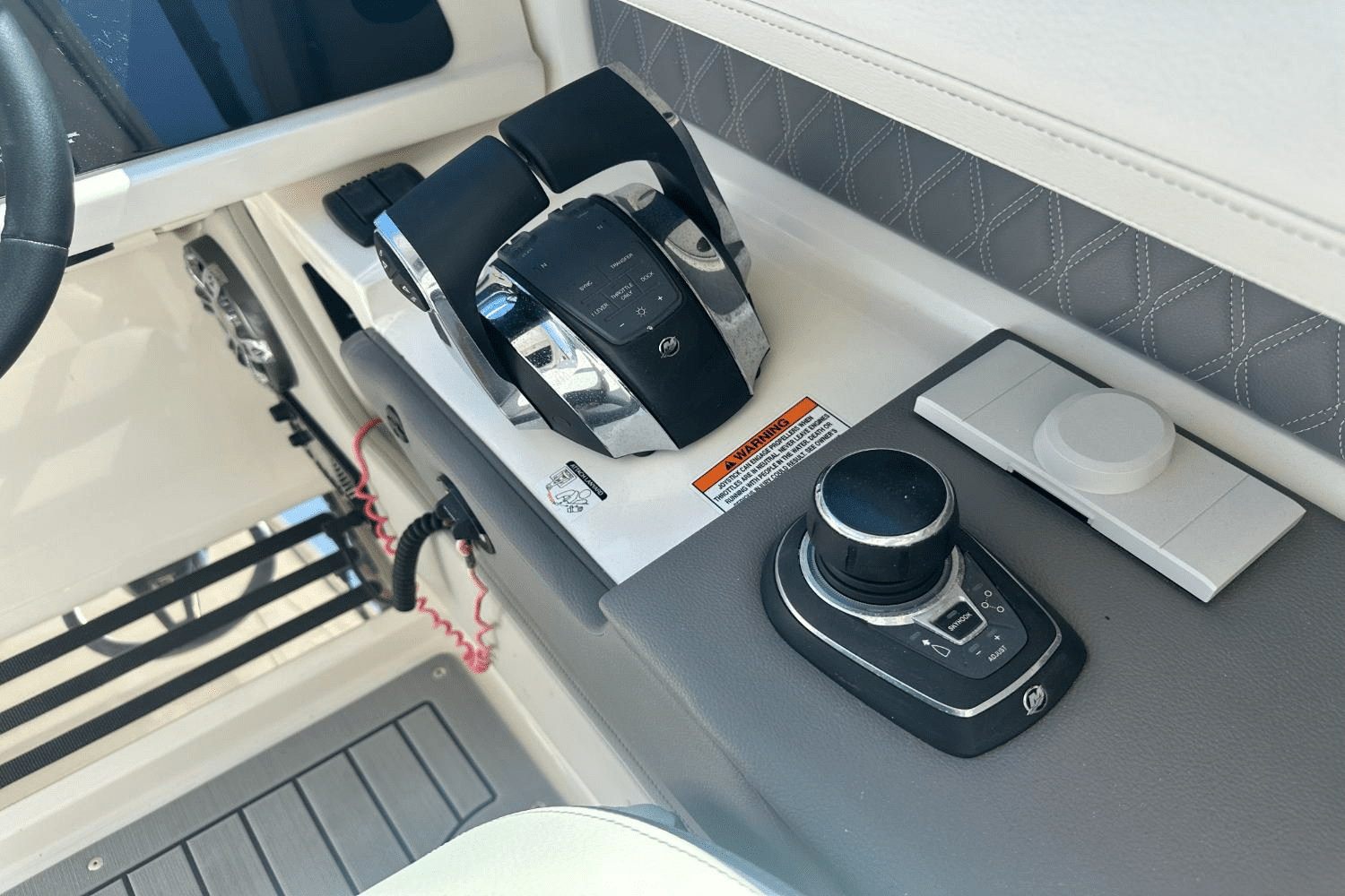 2021 Sea Ray SLX 310 Image Thumbnail #23