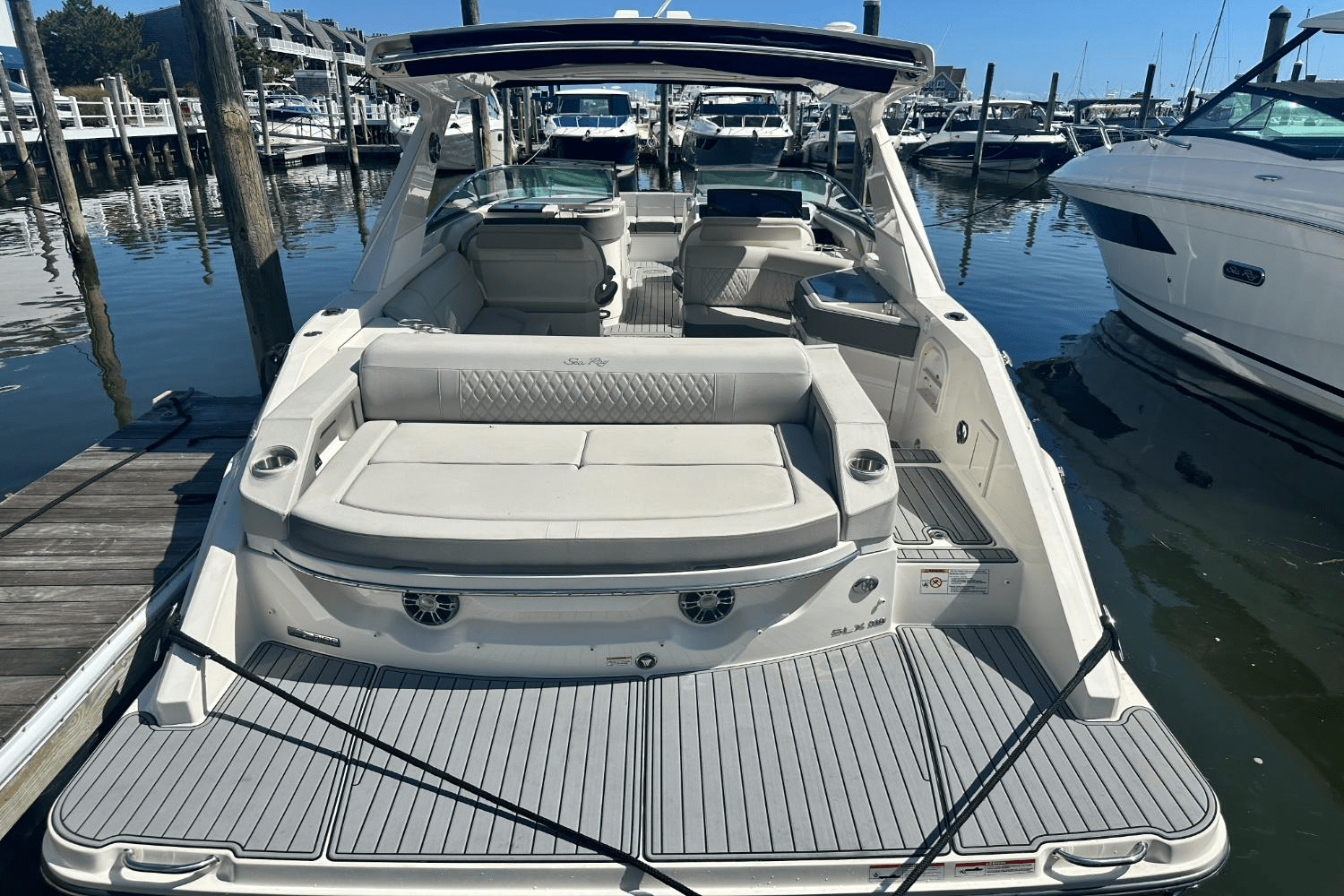 2021 Sea Ray SLX 310 Image Thumbnail #14