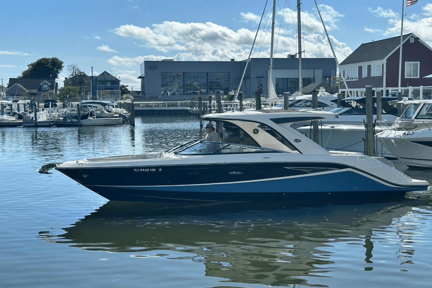 2021 Sea Ray SLX 310 Image Thumbnail #3