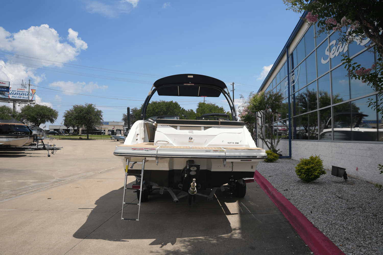 2025 Sea Ray SPX 230 Image Thumbnail #3