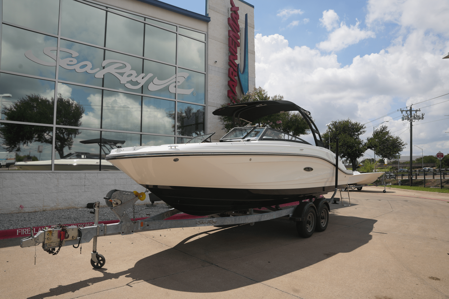 2025 Sea Ray SPX 230 Image Thumbnail #1