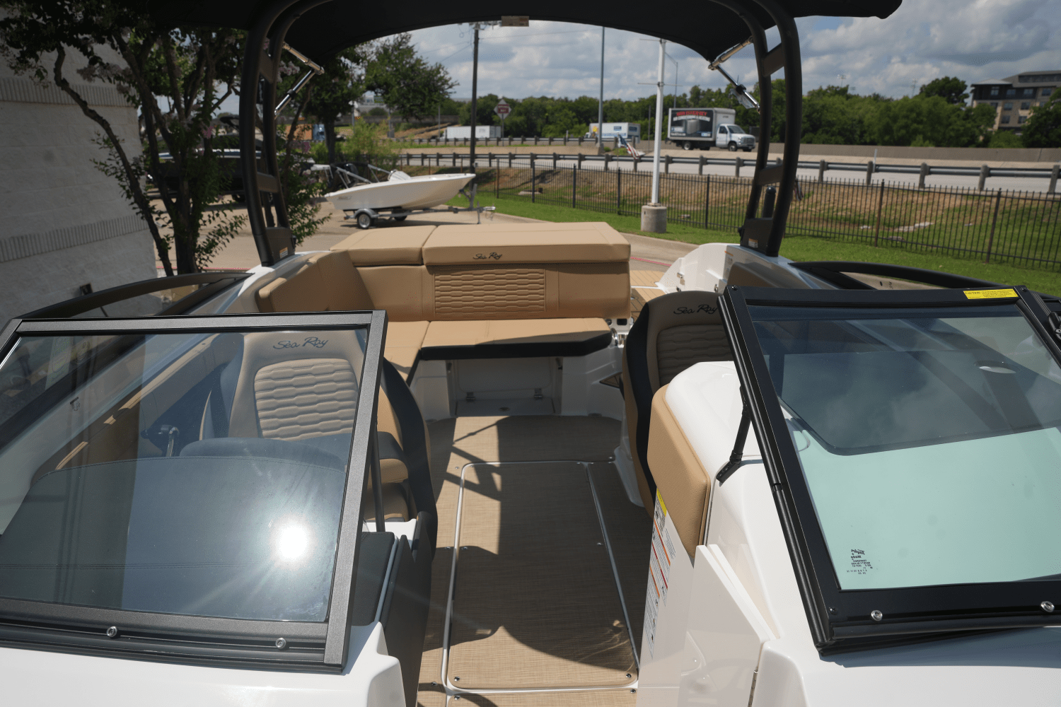 2025 Sea Ray SPX 230 Image Thumbnail #18