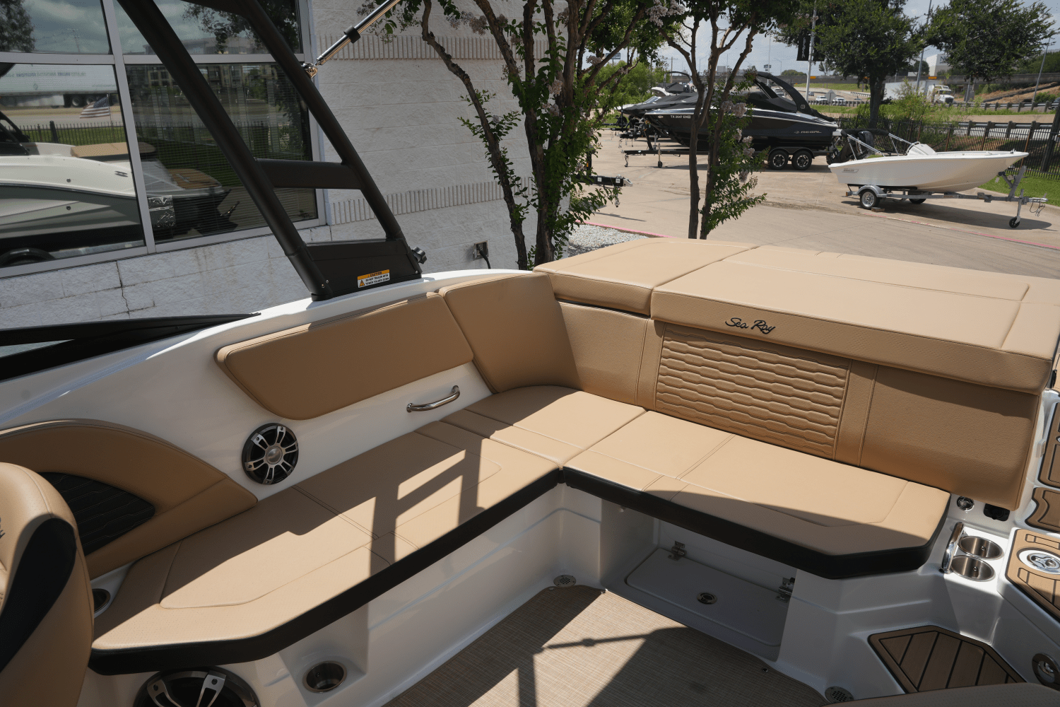 2025 Sea Ray SPX 230 Image Thumbnail #7
