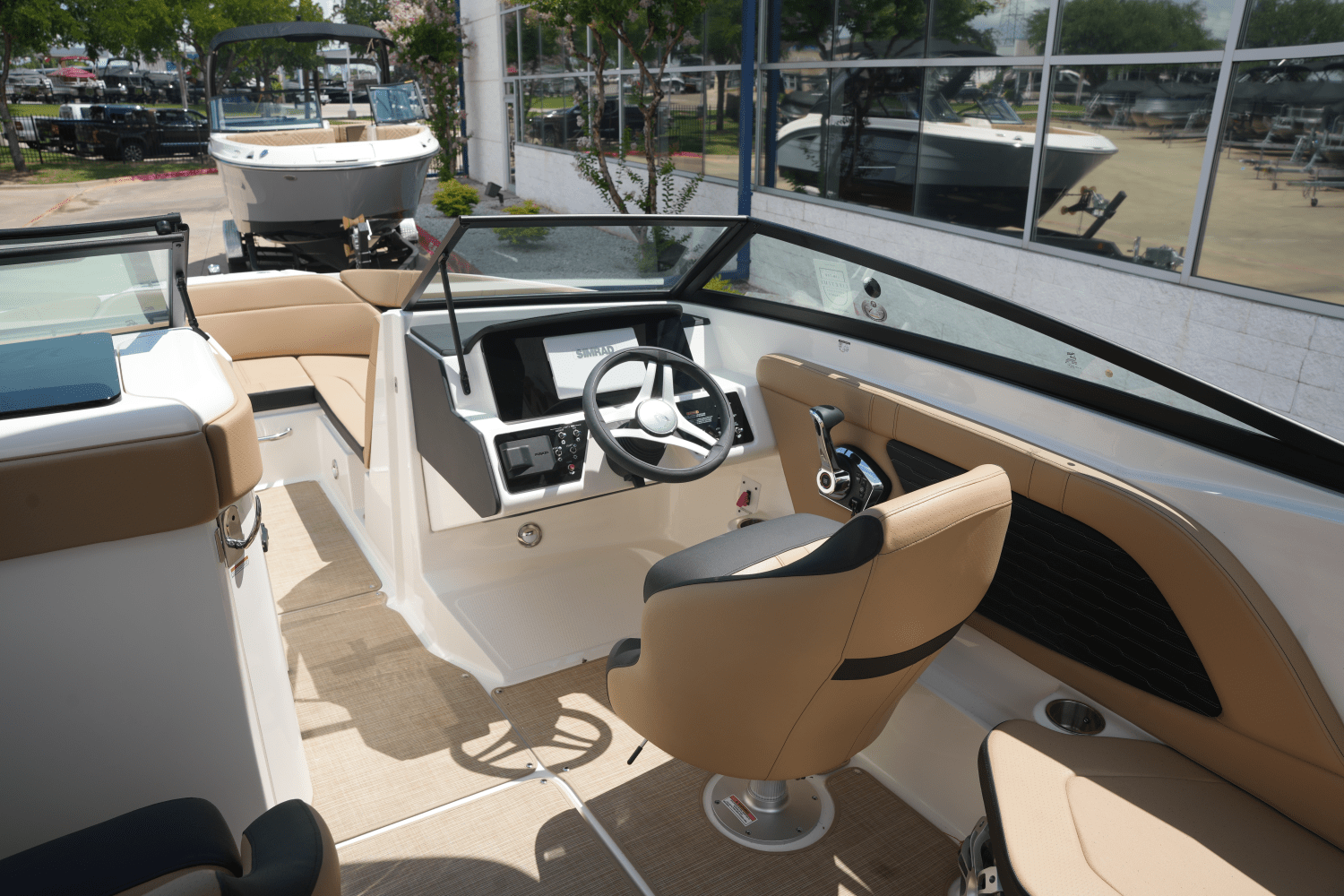 2025 Sea Ray SPX 230 Image Thumbnail #10