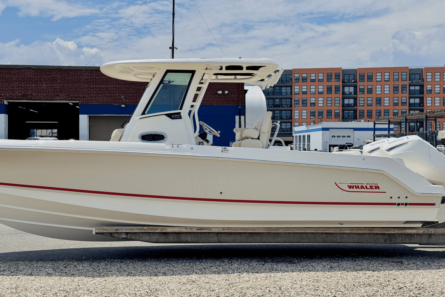 2025 Boston Whaler 250 Outrage Image Thumbnail #1