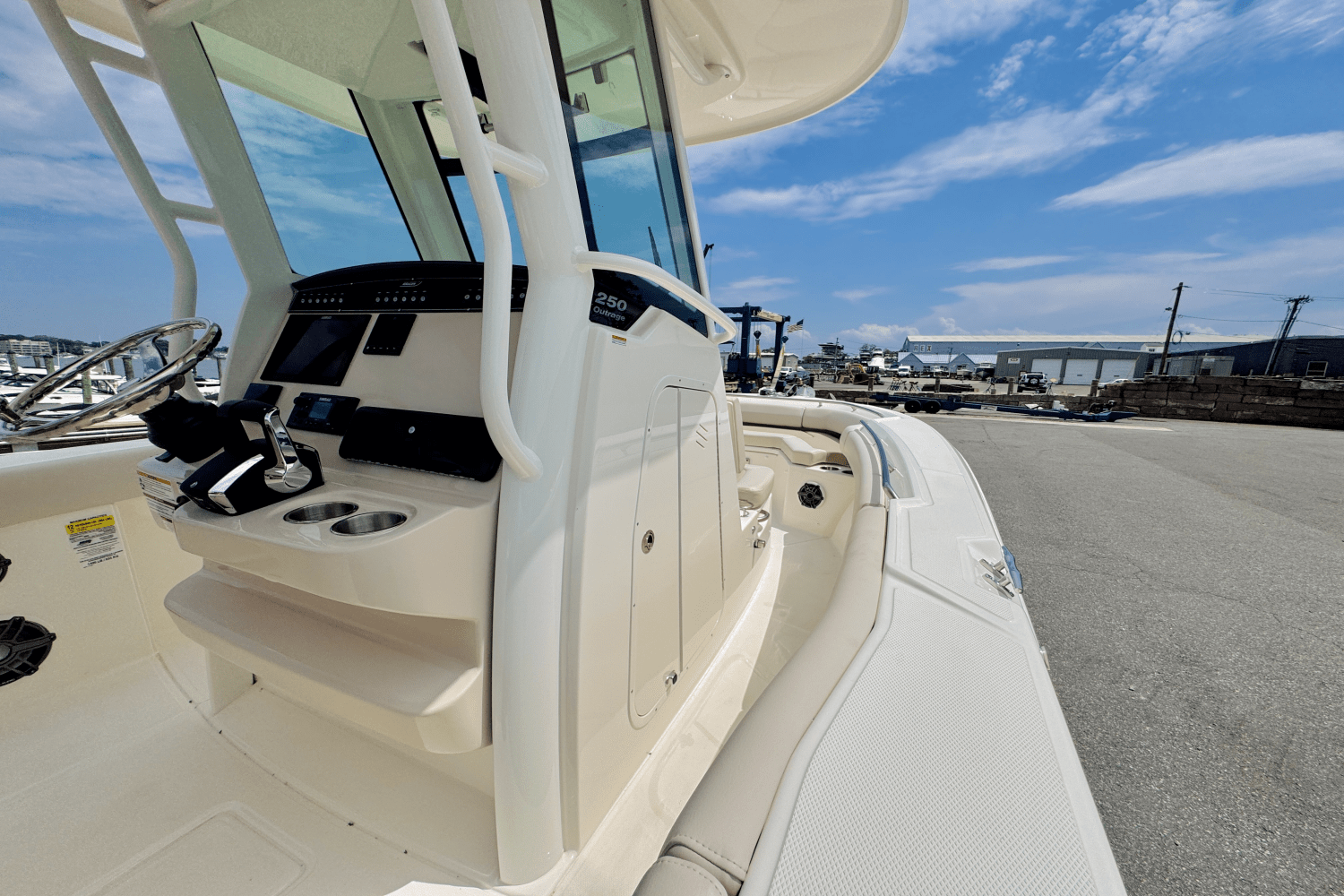2025 Boston Whaler 250 Outrage Image Thumbnail #30