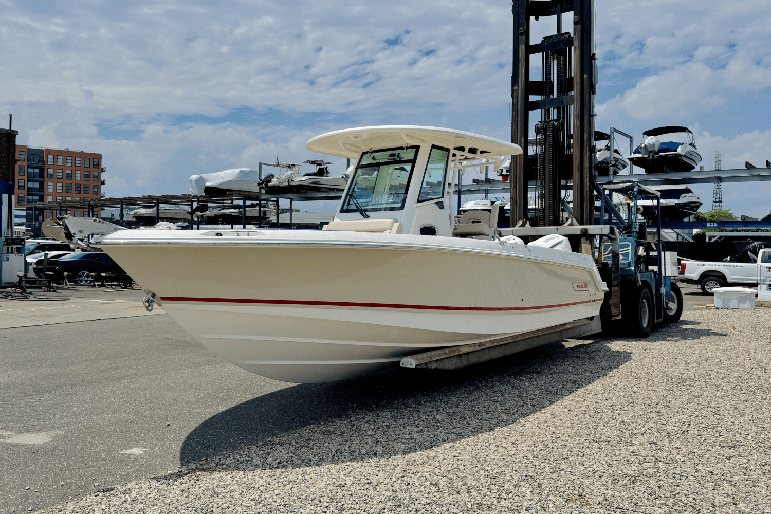 2025 Boston Whaler 250 Outrage Image Thumbnail #4