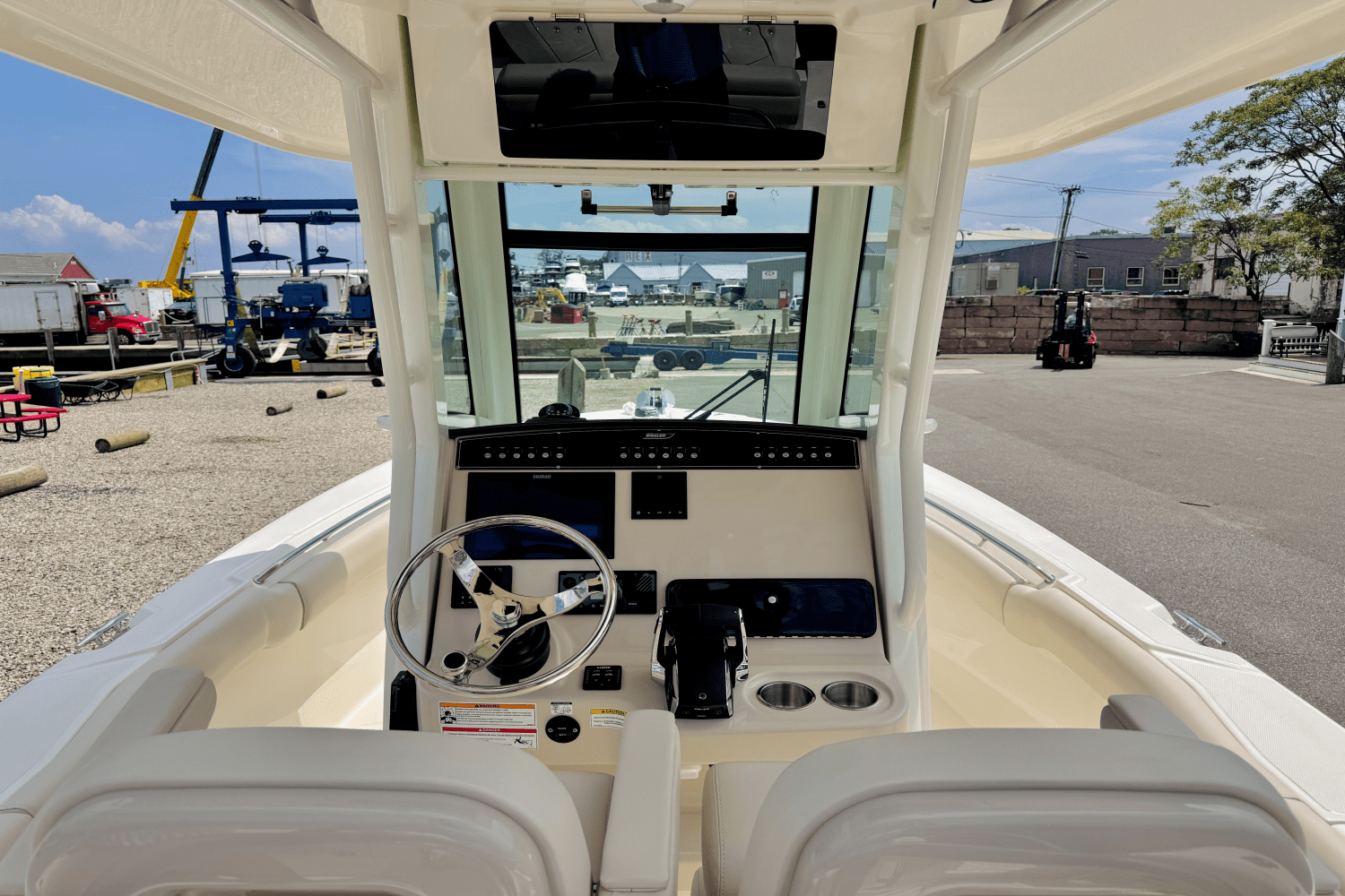 2025 Boston Whaler 250 Outrage Image Thumbnail #22