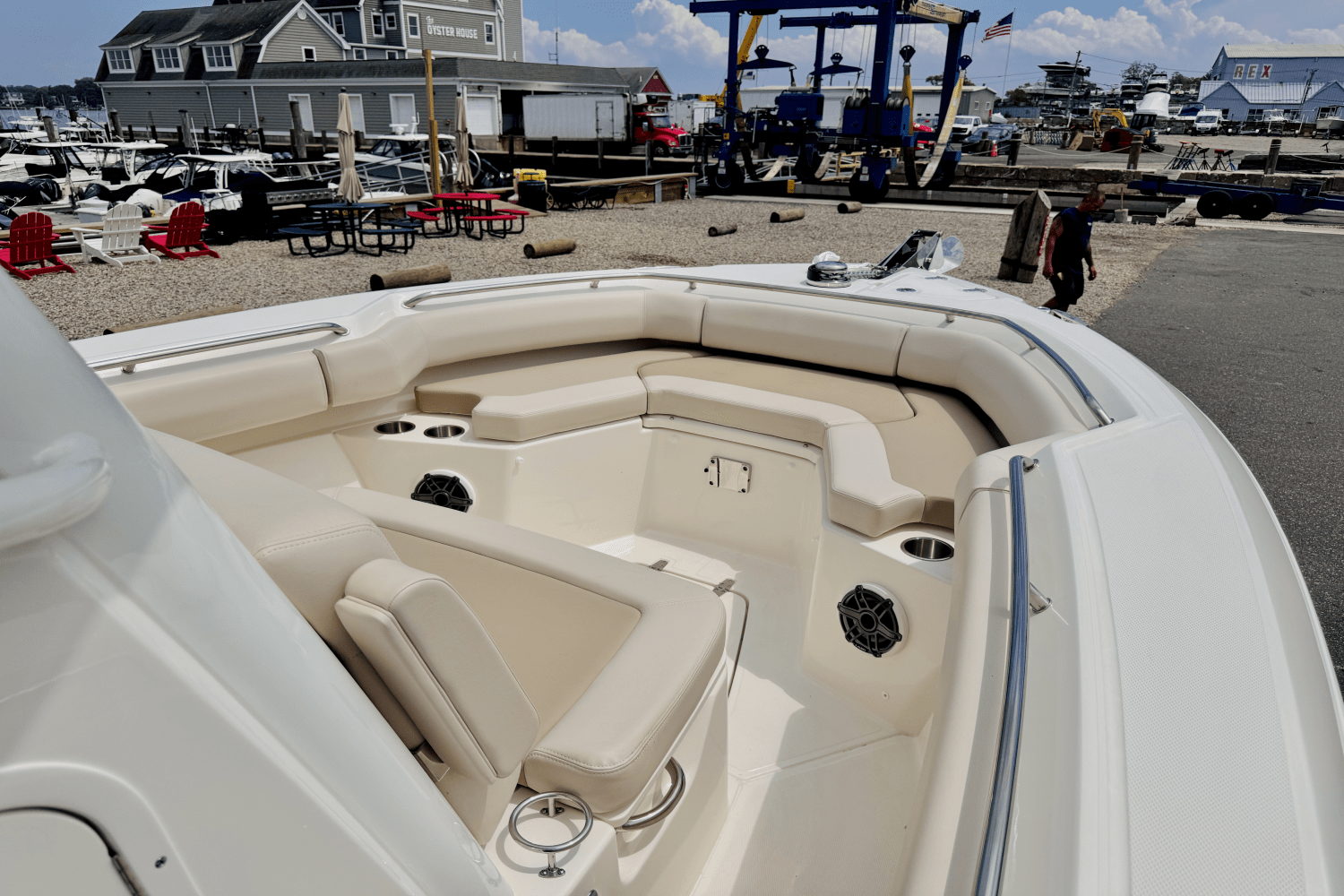 2025 Boston Whaler 250 Outrage Image Thumbnail #36