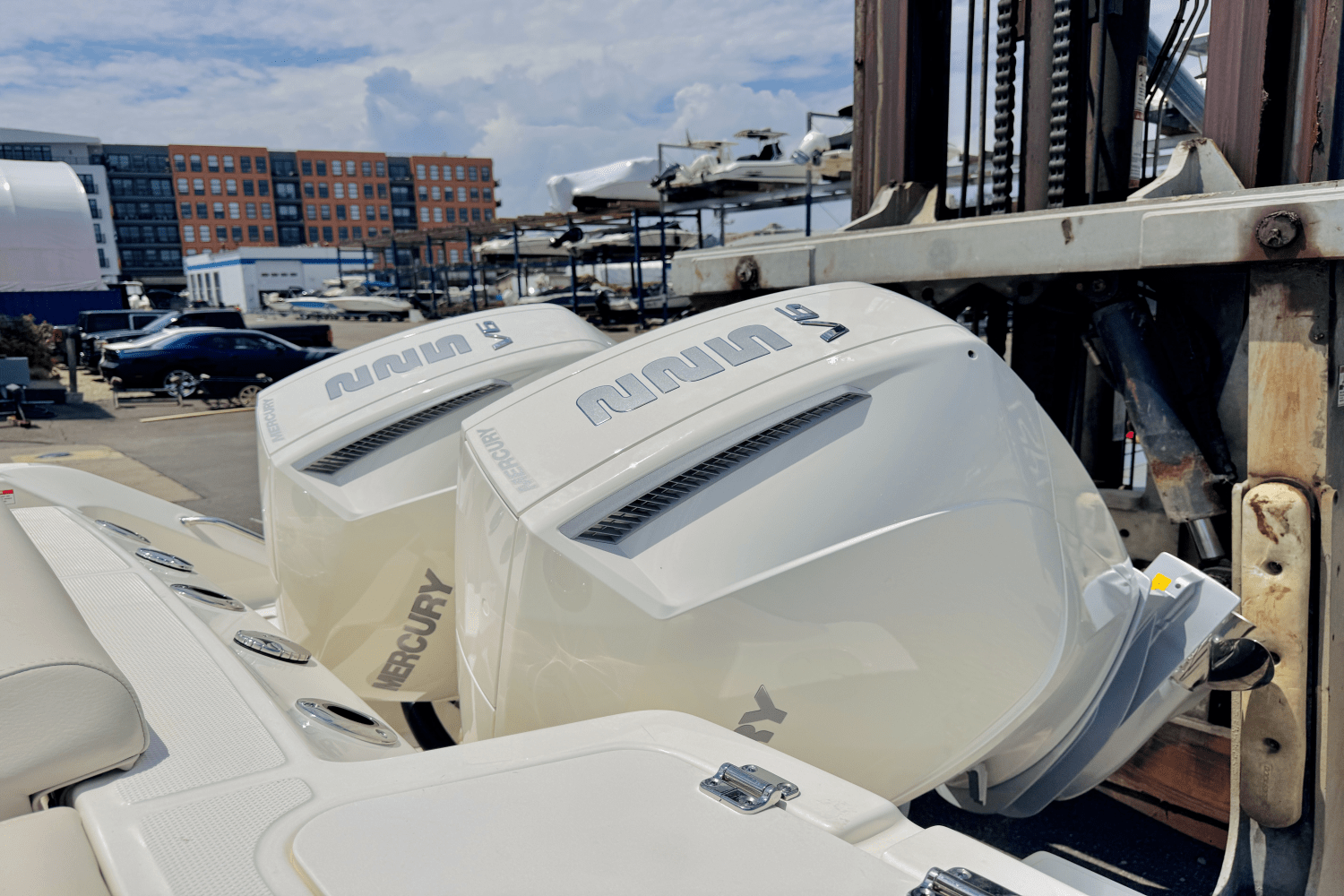 2025 Boston Whaler 250 Outrage Image Thumbnail #9