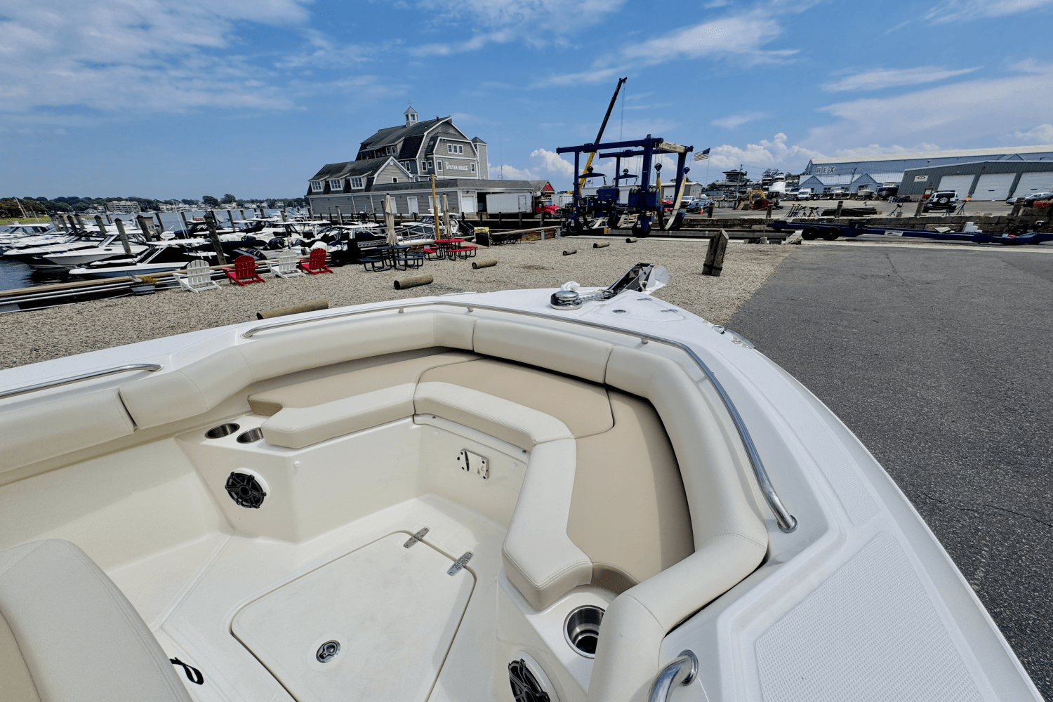 2025 Boston Whaler 250 Outrage Image Thumbnail #40