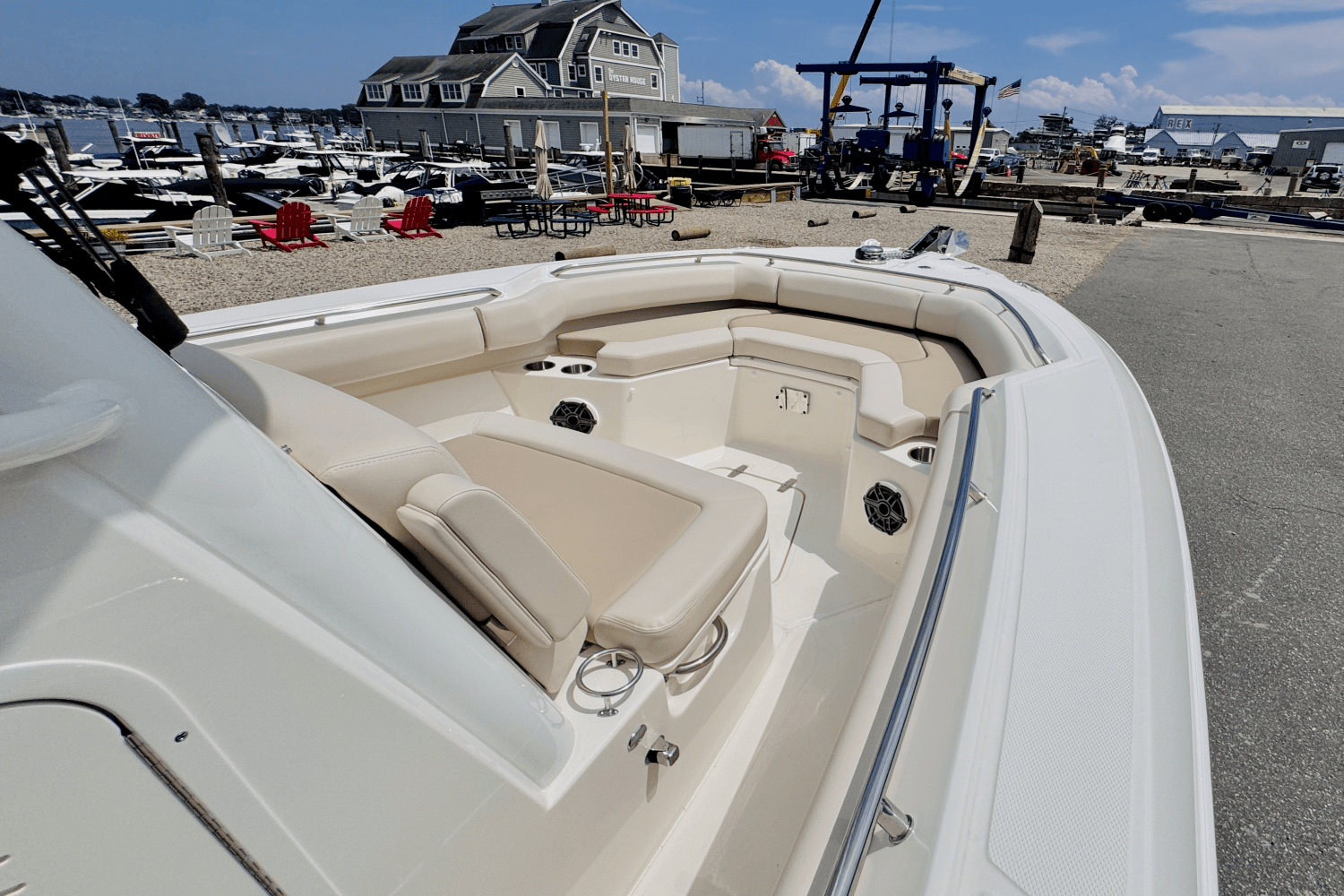 2025 Boston Whaler 250 Outrage Image Thumbnail #34