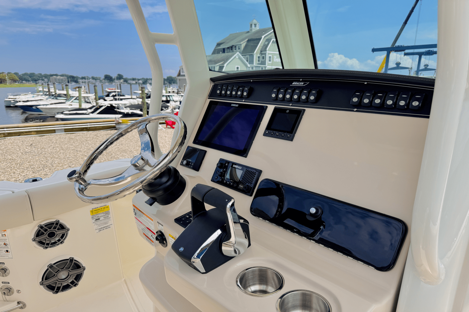 2025 Boston Whaler 250 Outrage Image Thumbnail #23