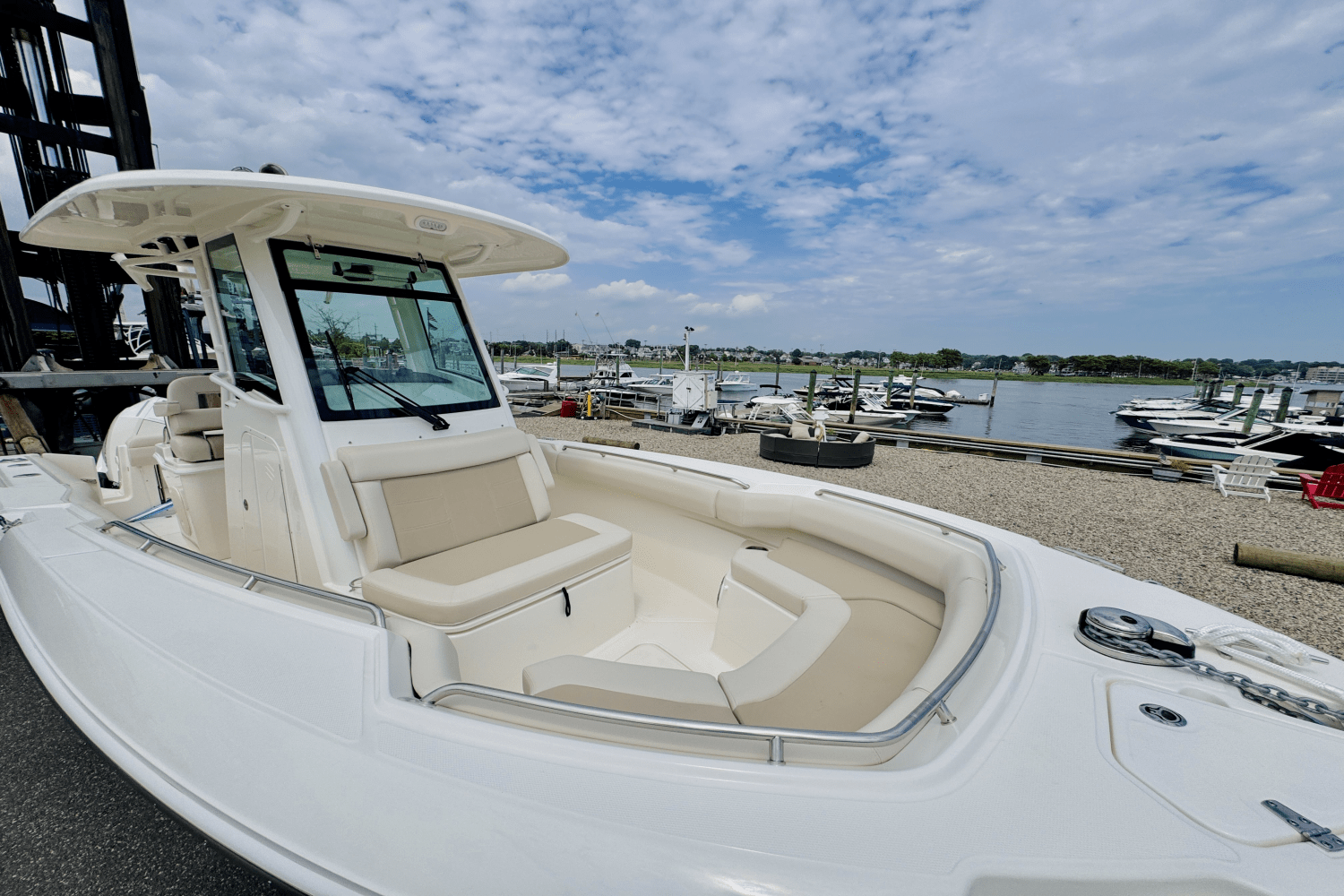2025 Boston Whaler 250 Outrage Image Thumbnail #39