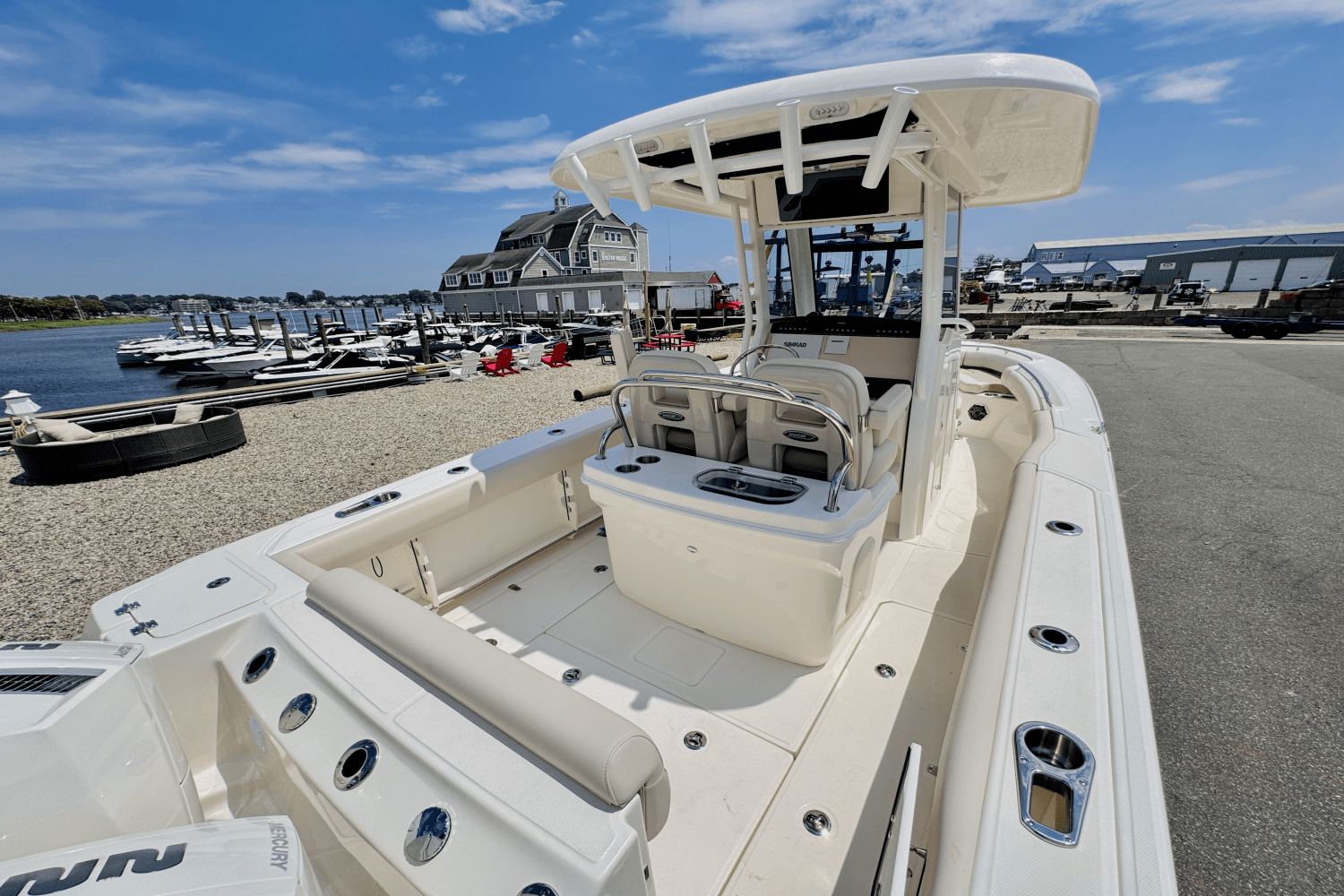 2025 Boston Whaler 250 Outrage Image Thumbnail #13