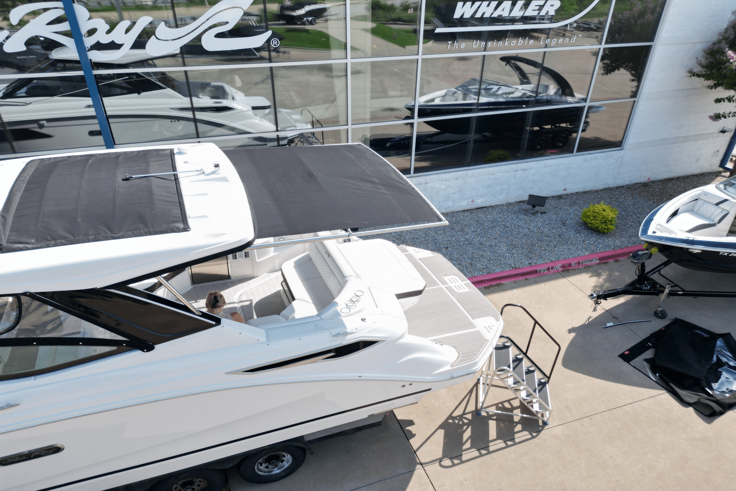 2025 Sea Ray Sundancer 320 Image Thumbnail #6
