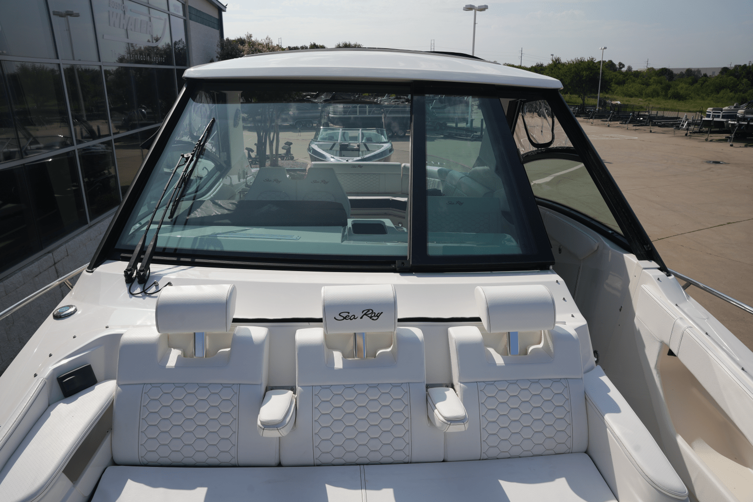 2025 Sea Ray Sundancer 320 Image Thumbnail #28