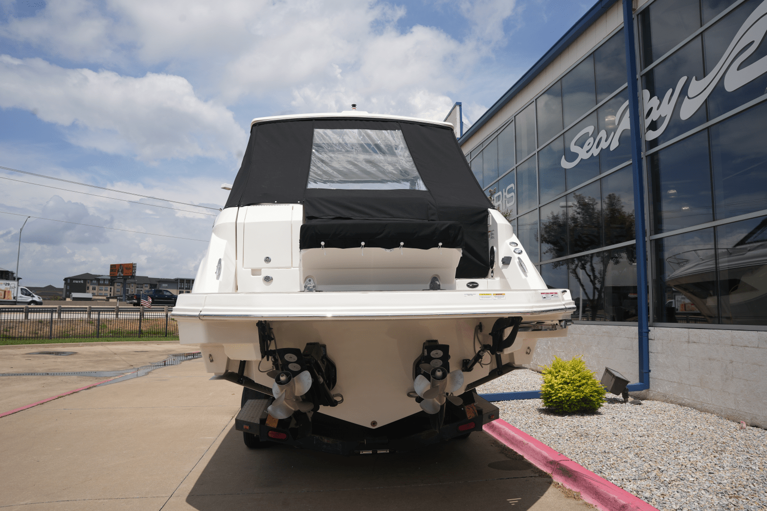 2025 Sea Ray Sundancer 320 Image Thumbnail #45