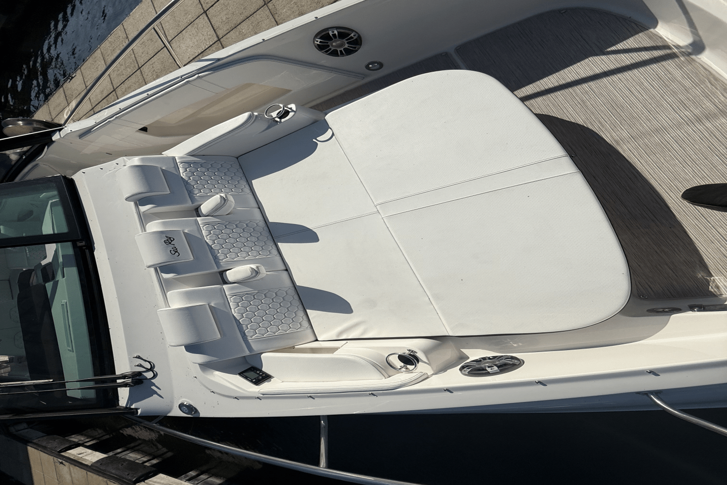 2025 Sea Ray Sundancer 320 Image Thumbnail #23