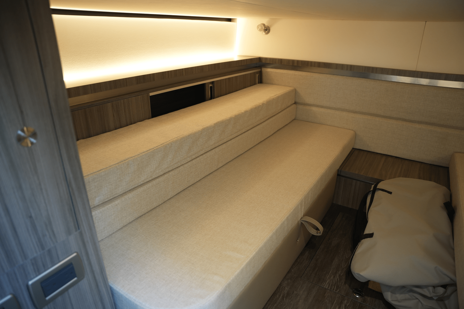 2025 Sea Ray Sundancer 320 Image Thumbnail #35