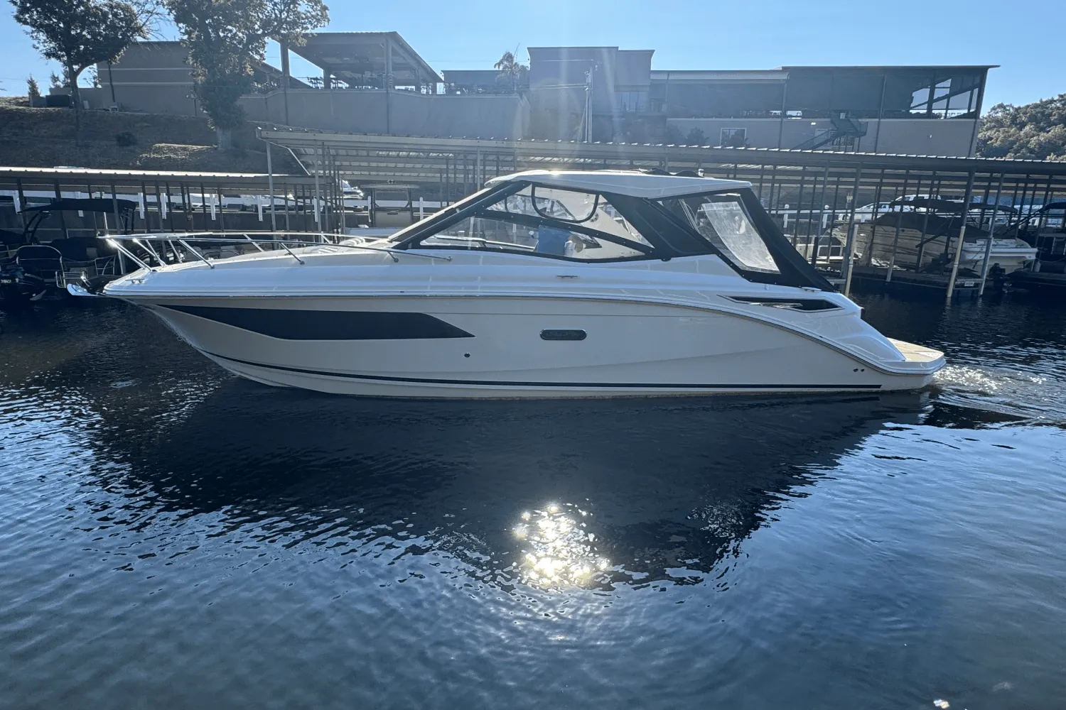 2025 Sea Ray Sundancer 320 Image Thumbnail #0