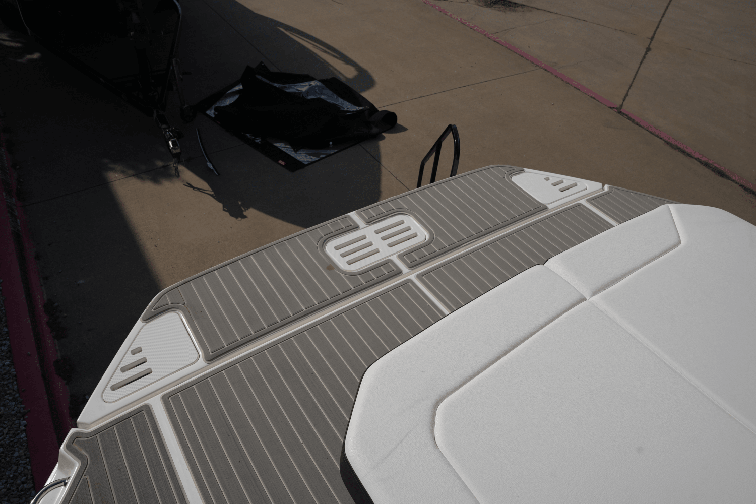 2025 Sea Ray Sundancer 320 Image Thumbnail #8