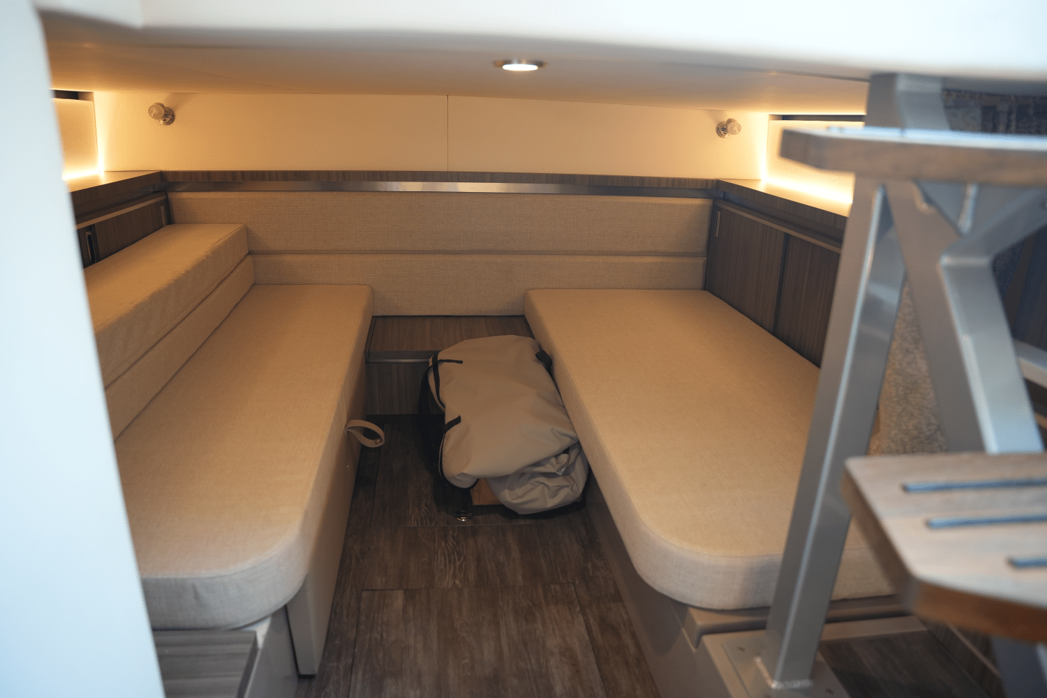 2025 Sea Ray Sundancer 320 Image Thumbnail #34