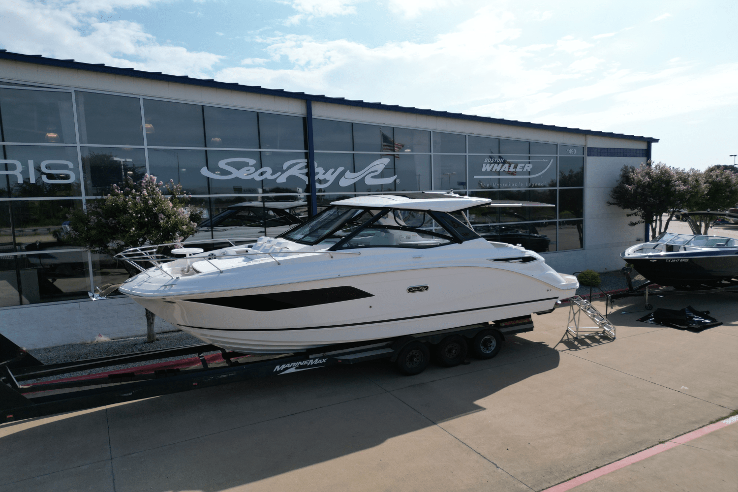 2025 Sea Ray Sundancer 320 Image Thumbnail #2