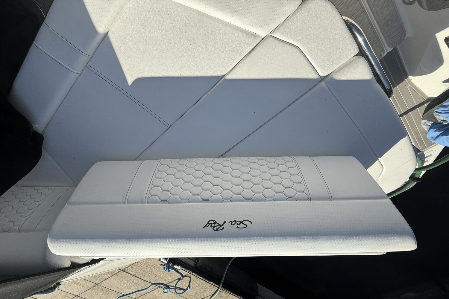 2025 Sea Ray Sundancer 320 Image Thumbnail #29