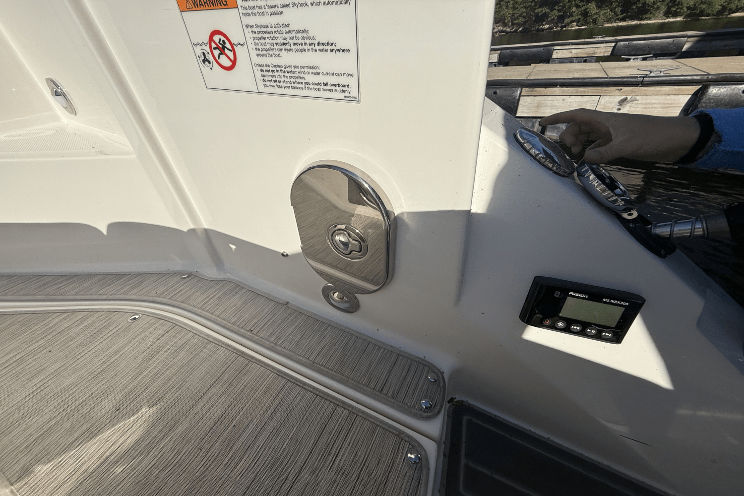 2025 Sea Ray Sundancer 320 Image Thumbnail #30