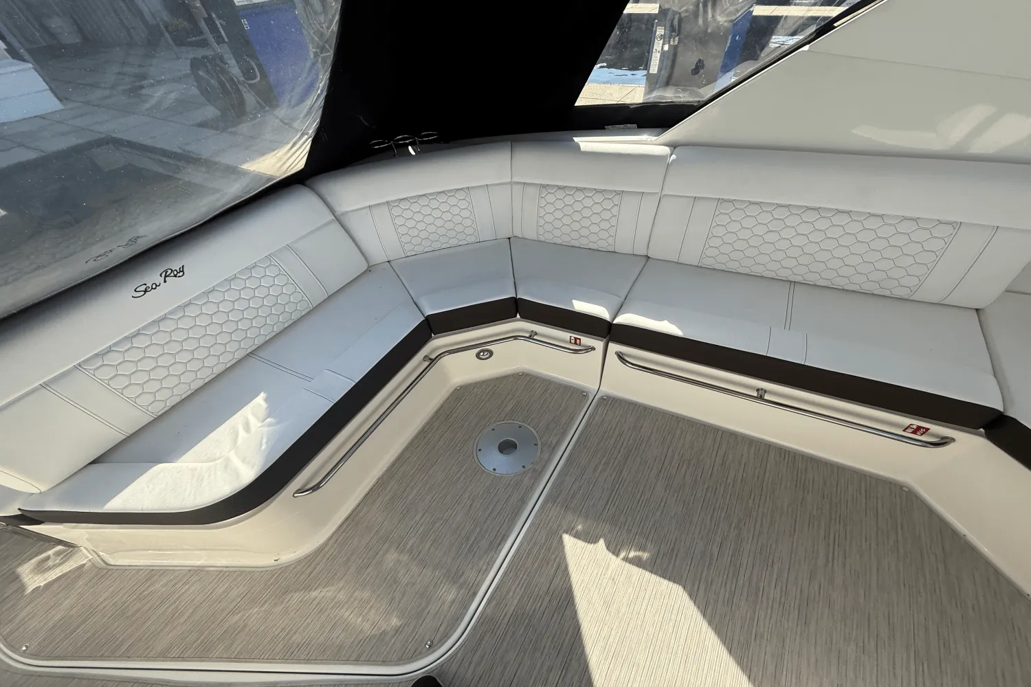 2025 Sea Ray Sundancer 320 Image Thumbnail #10