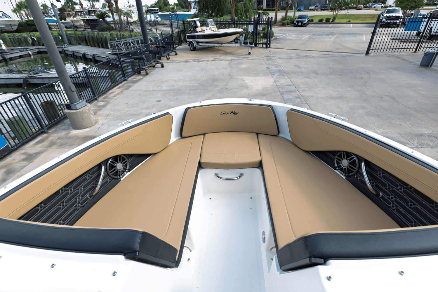 2025 Sea Ray SPX 210 Image Thumbnail #14