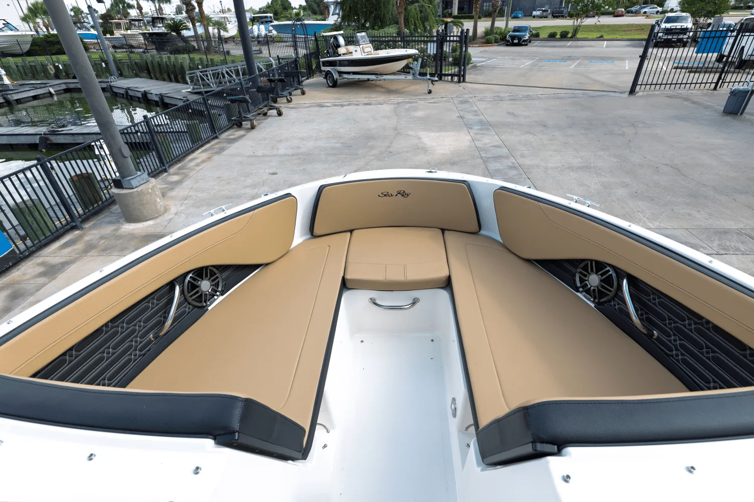 2025 Sea Ray SPX 210 Image Thumbnail #14