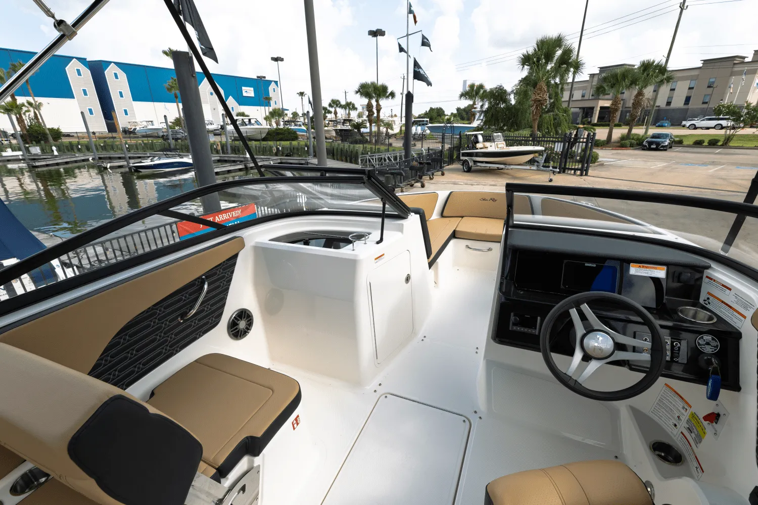 2025 Sea Ray SPX 210 Image Thumbnail #11