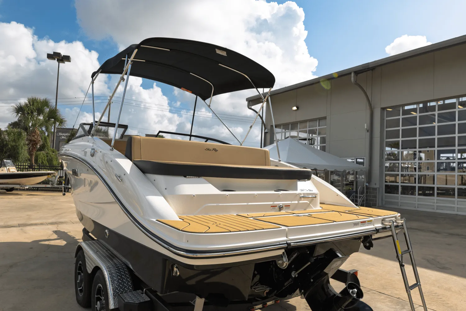 2025 Sea Ray SPX 210 Image Thumbnail #6