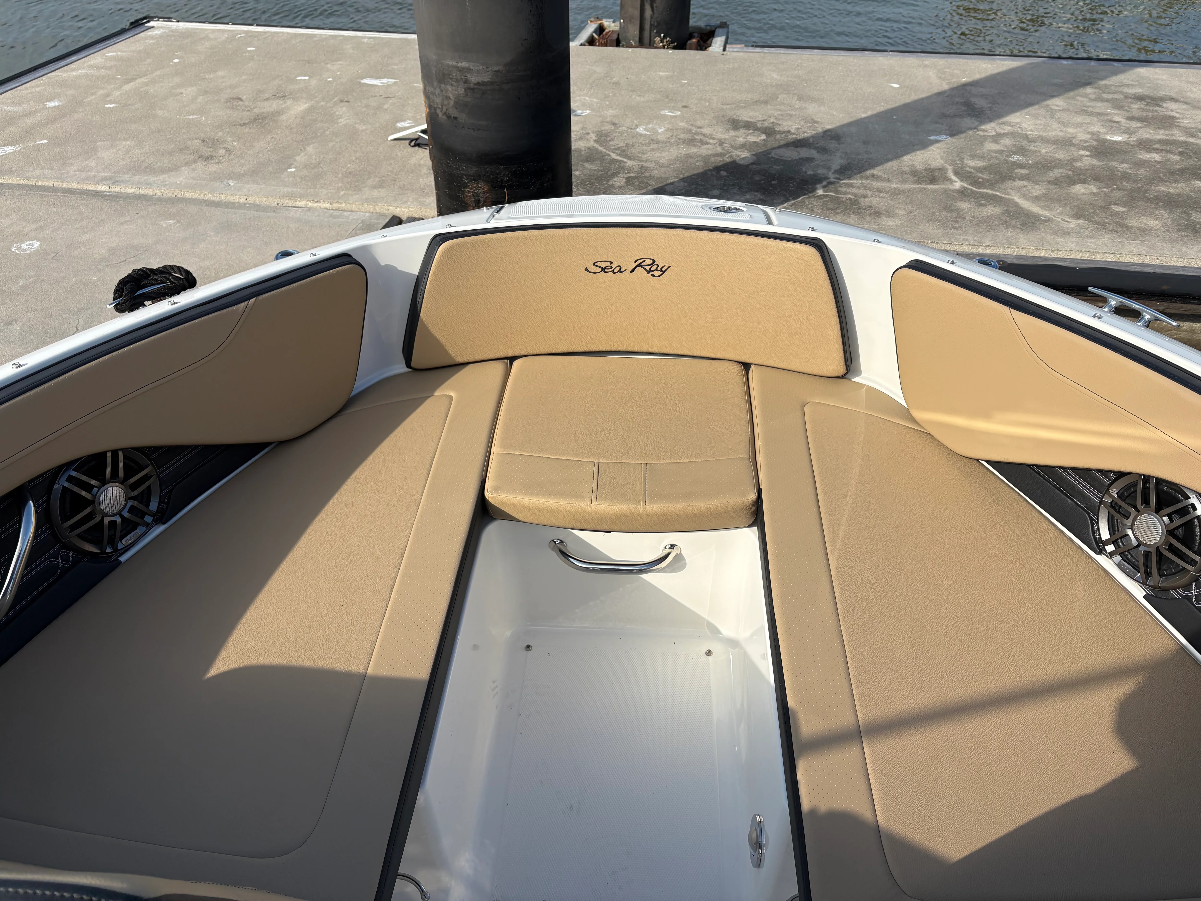 2025 Sea Ray SPX 210 Image Thumbnail #19