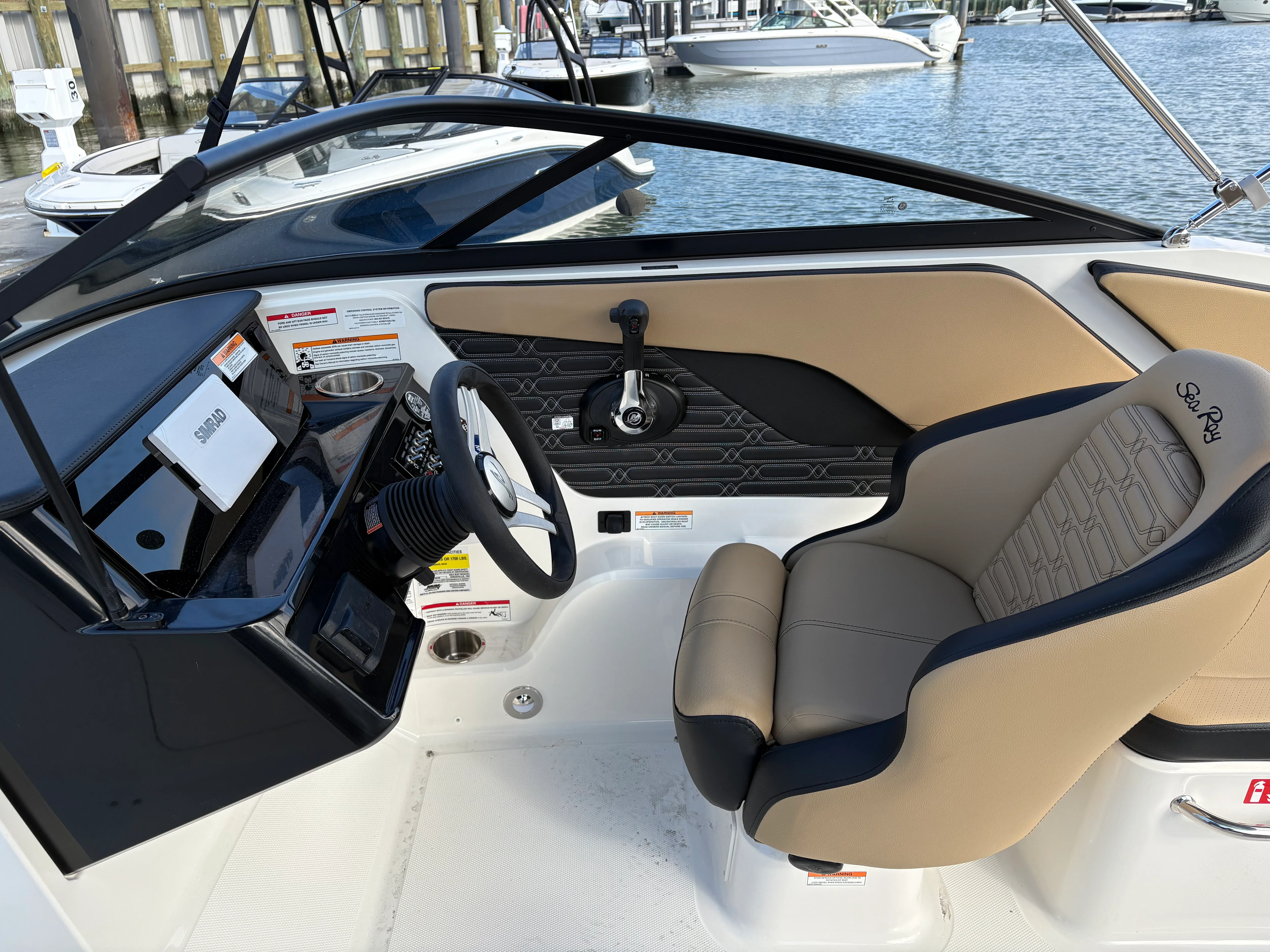 2025 Sea Ray SPX 210 Image Thumbnail #12