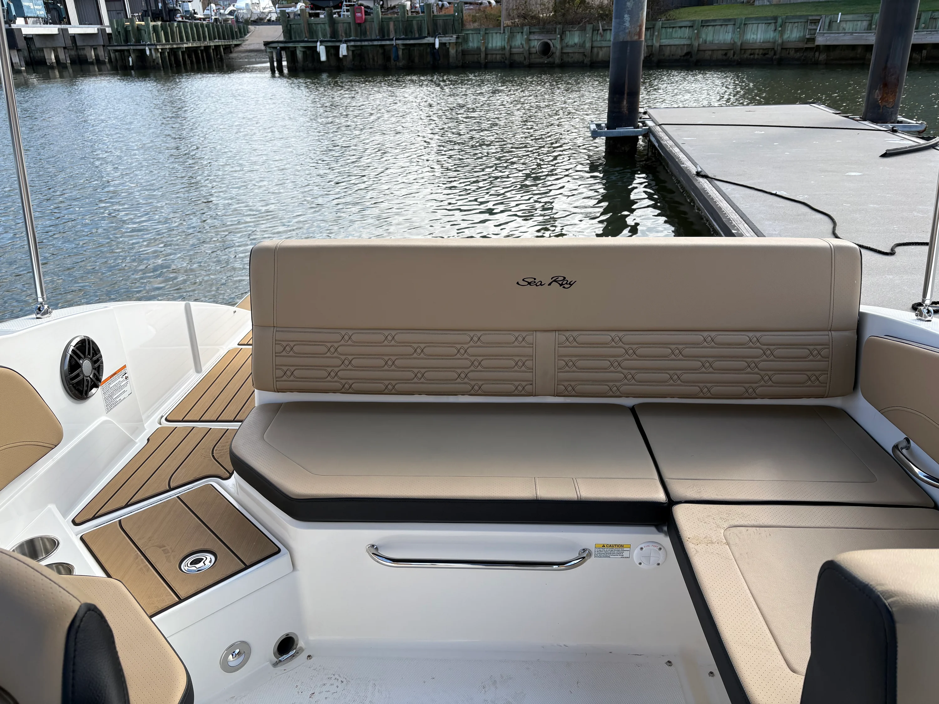 2025 Sea Ray SPX 210 Image Thumbnail #9