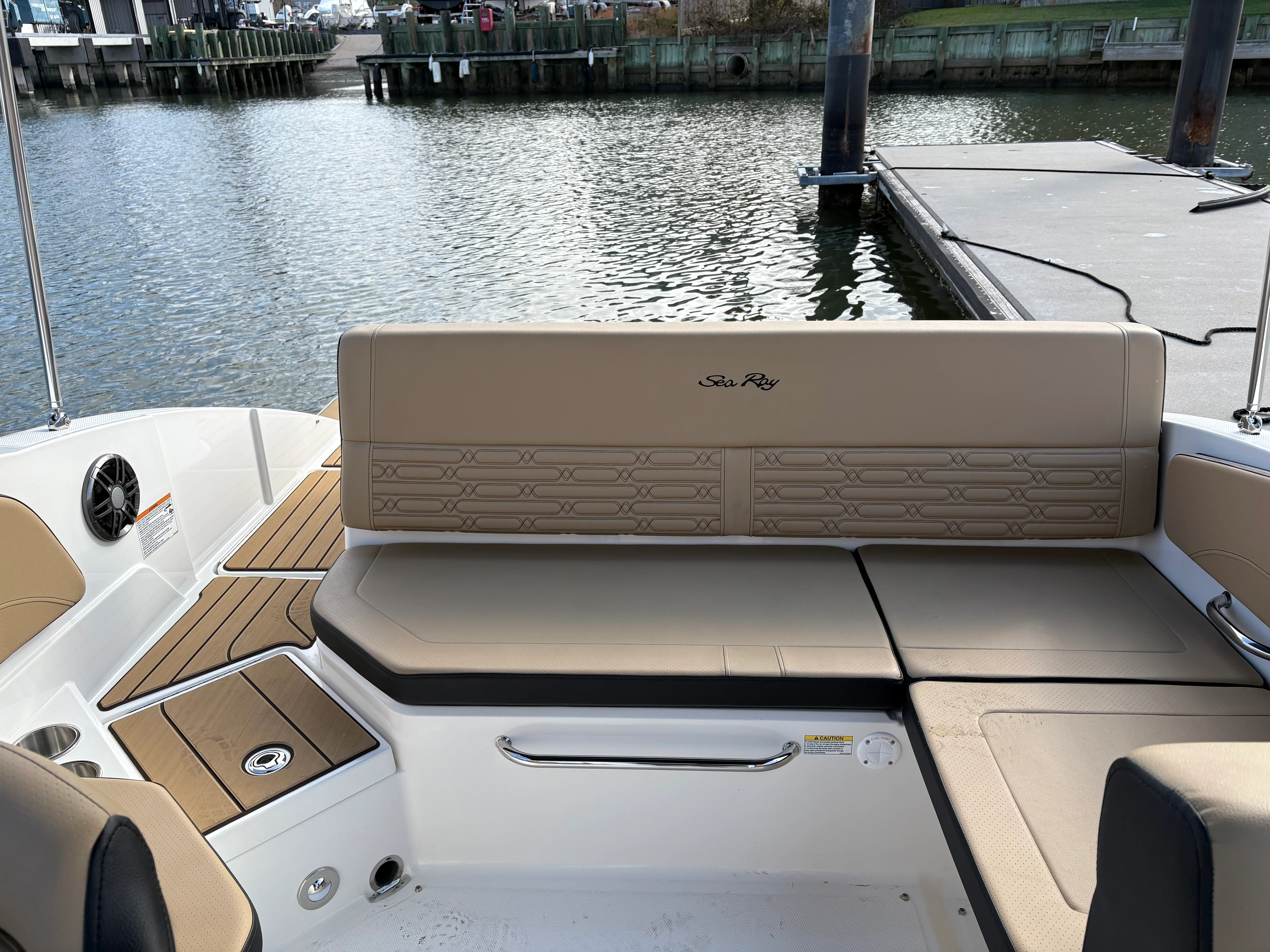 2025 Sea Ray SPX 210 Image Thumbnail #9