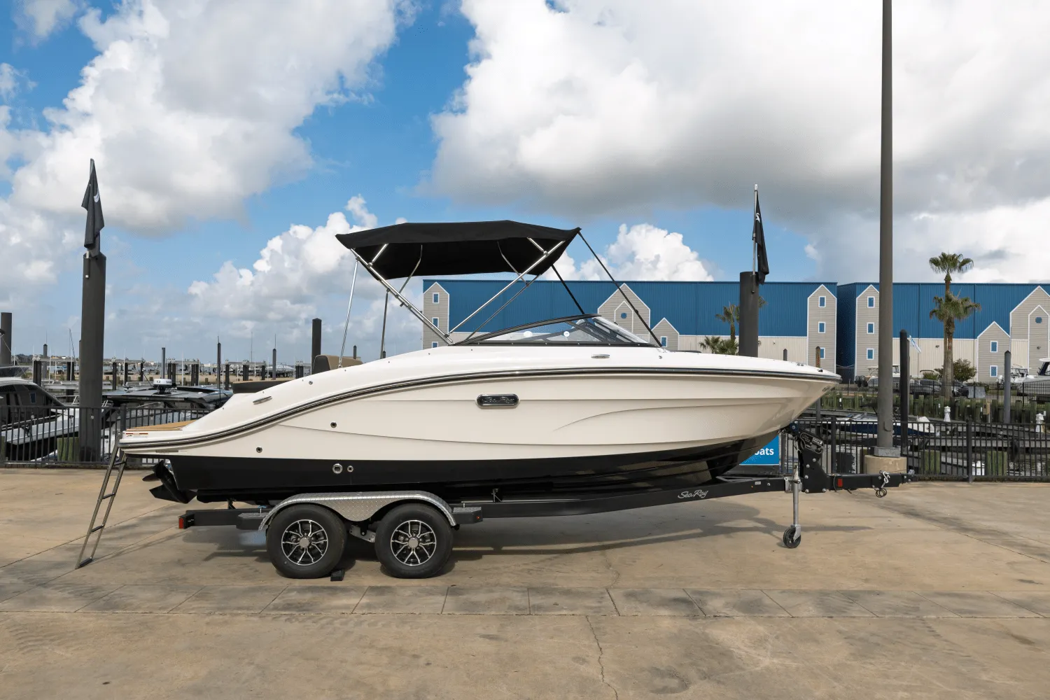 2025 Sea Ray SPX 210 Image Thumbnail #5