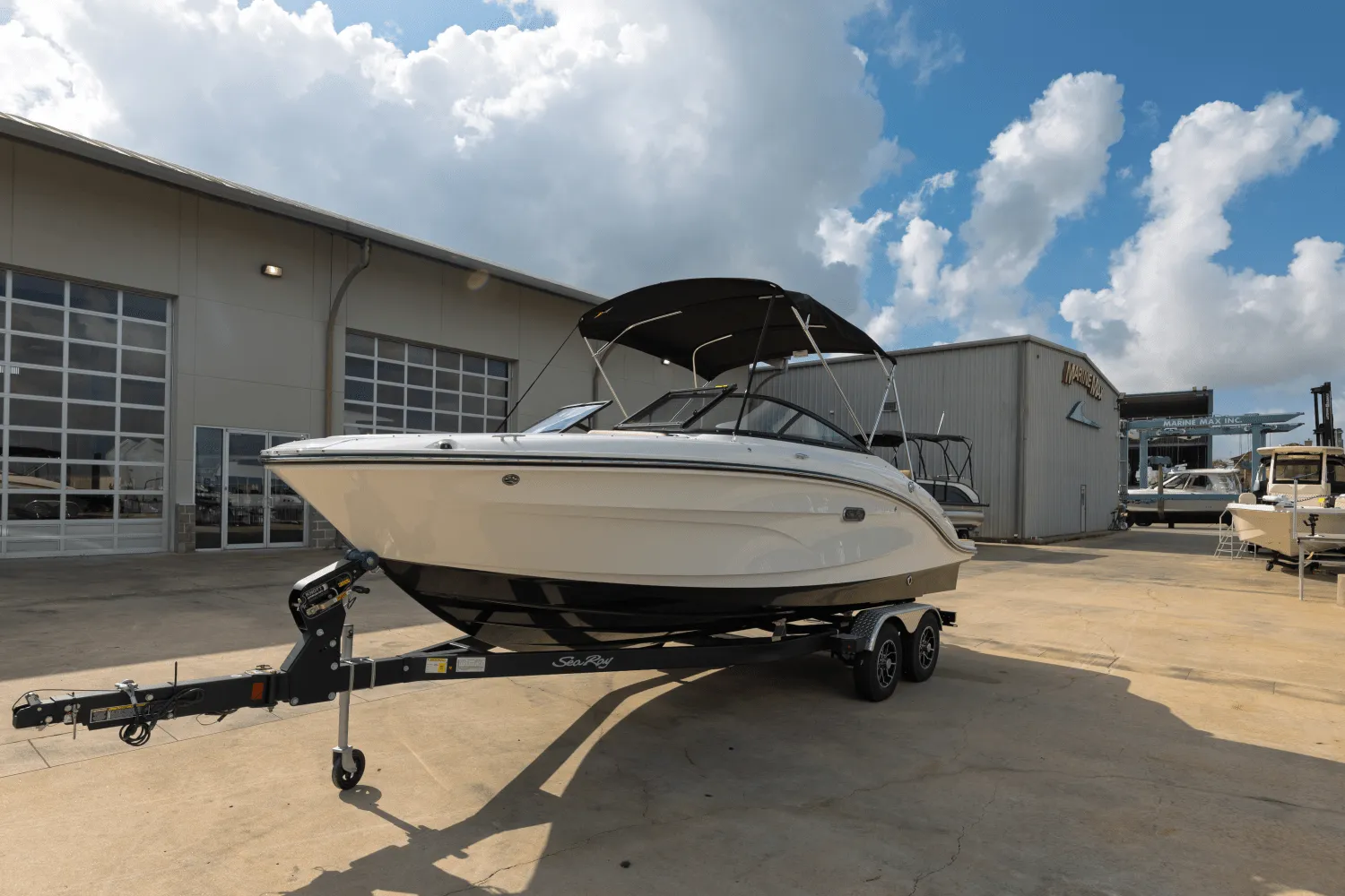 2025 Sea Ray SPX 210 Image Thumbnail #1